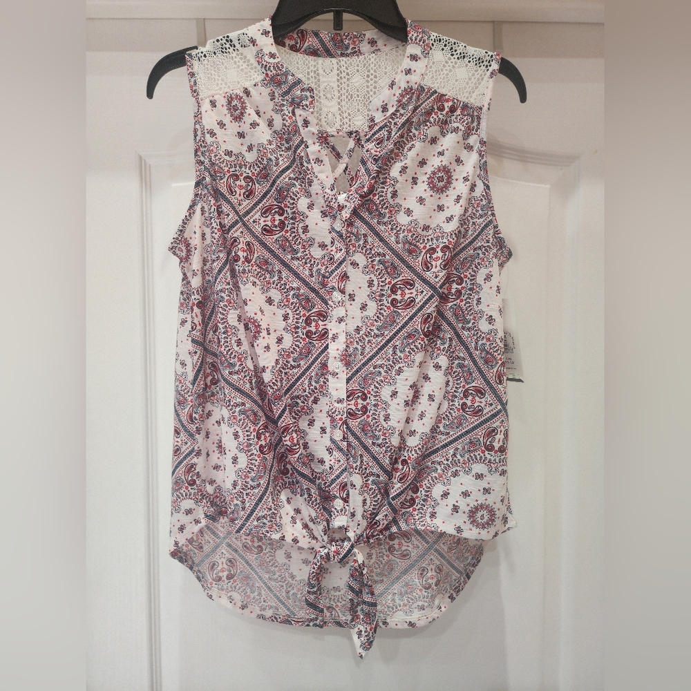 Womens Sleeveless Red White Shirt Floral Top Large  Lace Back Tie In front.